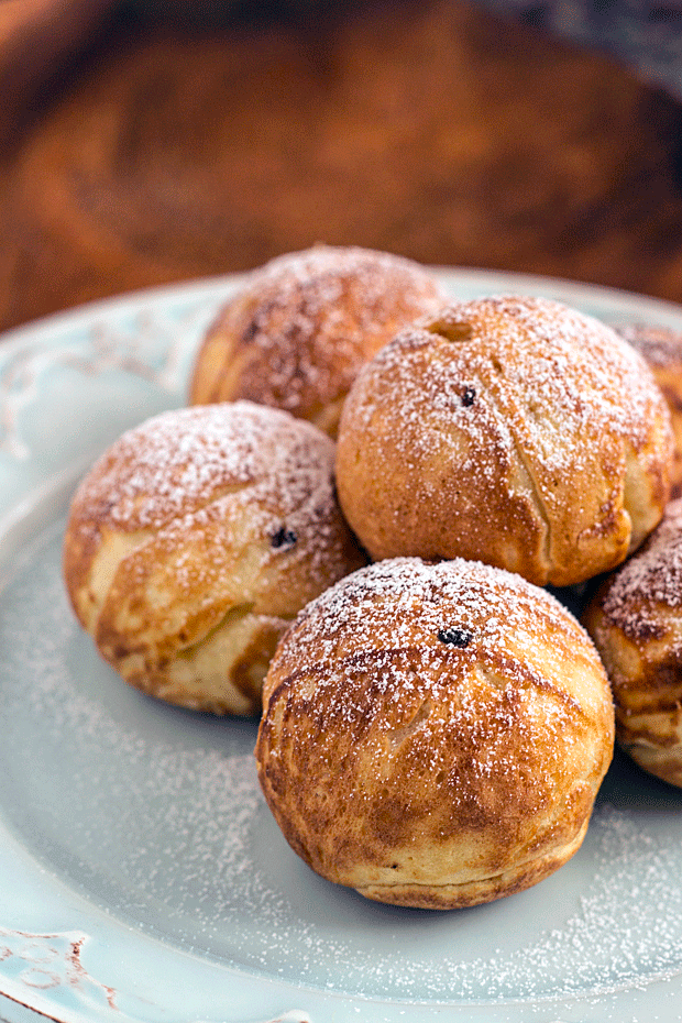 How To Use an Aebleskiver Pan the correct way 