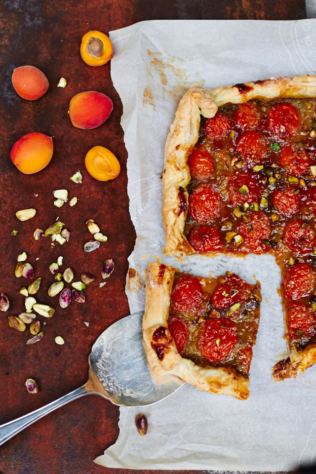 Apricot Pistachio Tart - TheMessyBaker.com