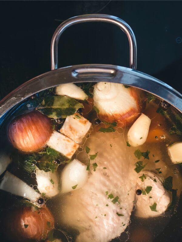 Sunday Story: Good Bones (homemade chicken stock)